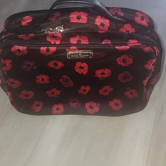 Kate Spade New York "Wilson Road Poppy" Collection - Picture 3 of 13
